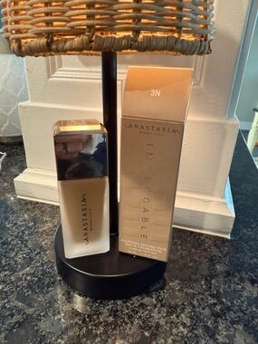 Beverly Hills Anastasia impeccable blurring foundation 3N